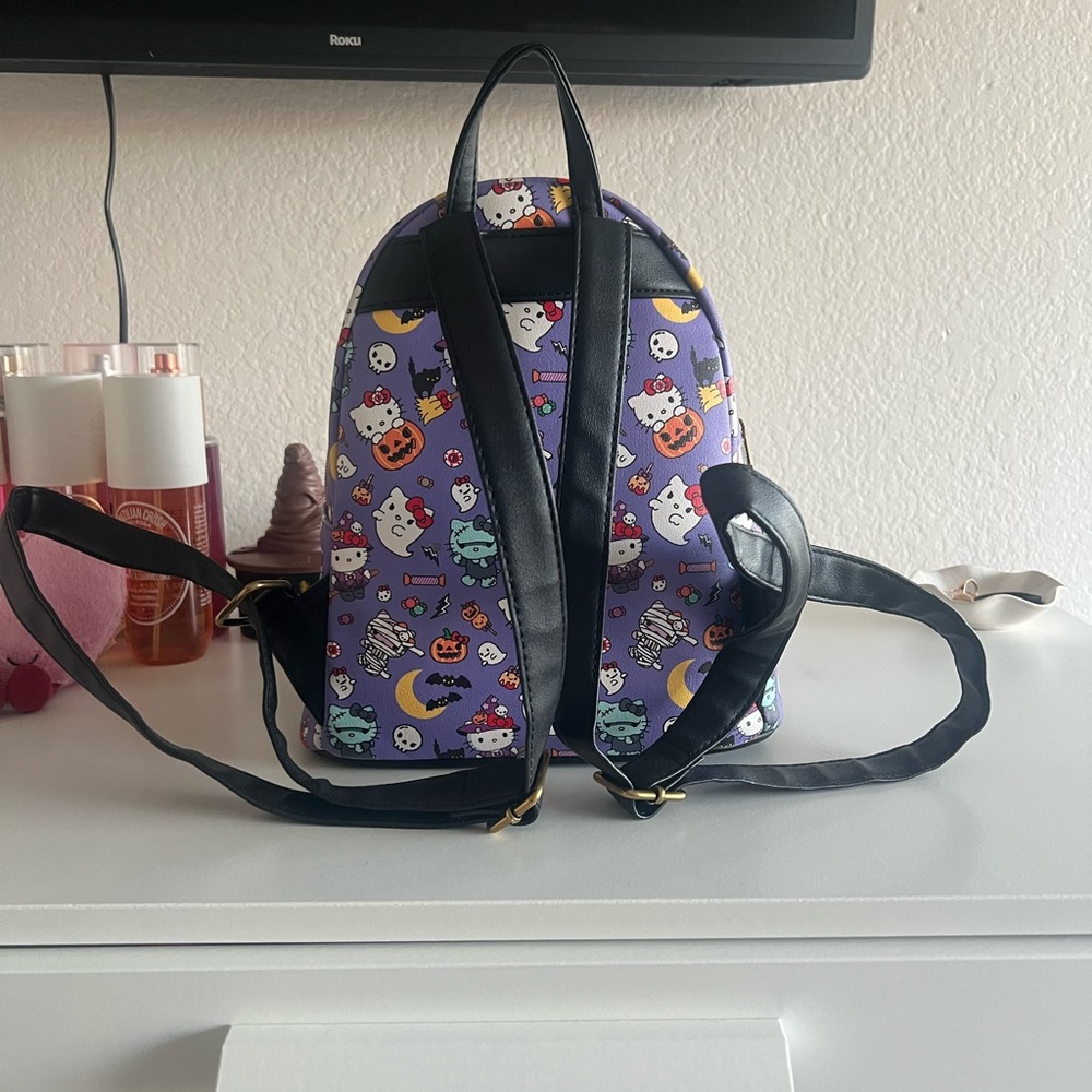 Hello kitty loungefly - Picture 5 of 6